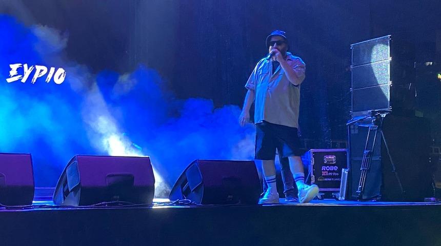 Zonguldak'ta yaz konserleri kapsamında şarkıcı Eypio sahne aldı