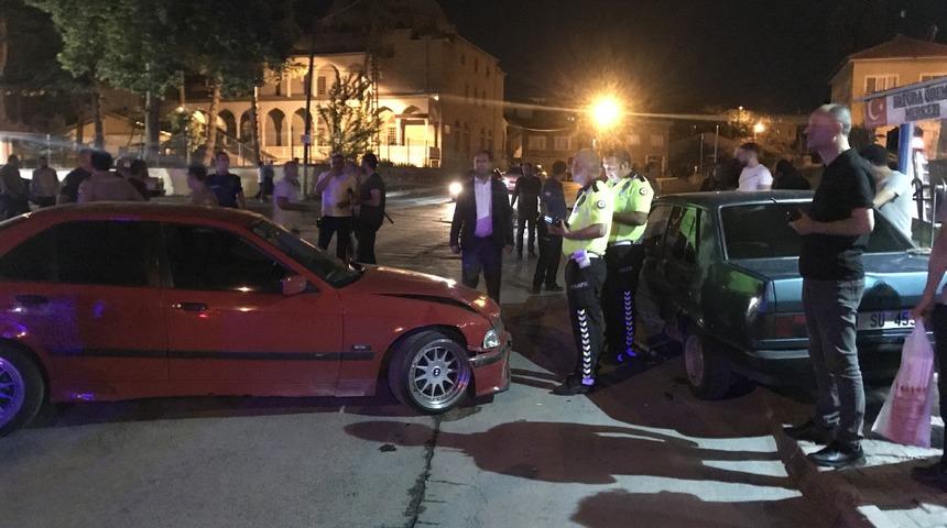 Kayseri'de otomobiliyle drift yapmak isteyen sürücü park halindeki araca çarptı