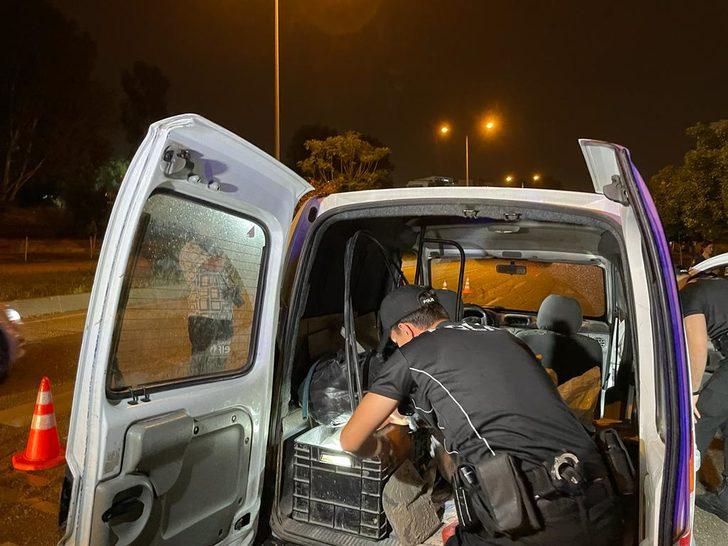 Adana'da "güven ve huzur" uygulamasında 55 kişi gözaltına alındı G3