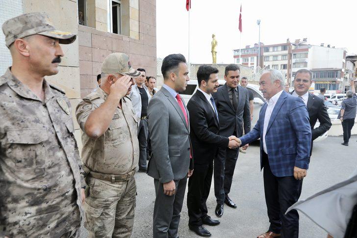 İçişleri Bakan Yardımcısı Ersoy, Hakkari Valisi Akbıyık'ı ziyaret etti G2