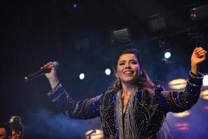 "Uluslararası Bursa Festivali"nde Selami Şahin ve Burcu Güneş sahne aldı G1