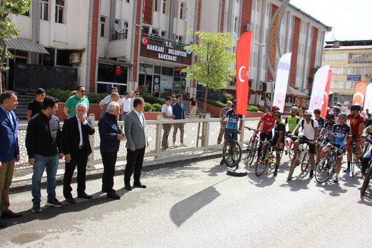 Hakkari'deki bisiklet yarışı İçişleri Bakan Yardımcısı Ersoy'un komutuyla başladı: G2