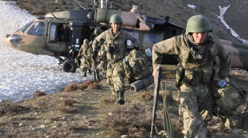 Hakkari'de son dakika patlama: Şehit ve yaralılar var