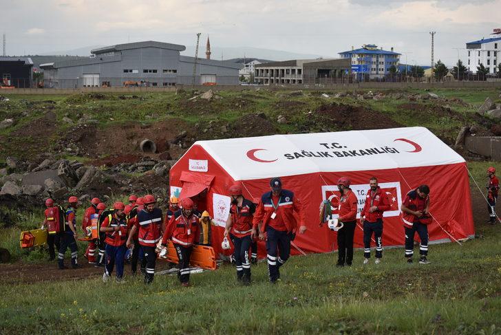 Kars'ta 6 ilden UMKE ekibin katılımıyla deprem tatbikatı yapıldı G4