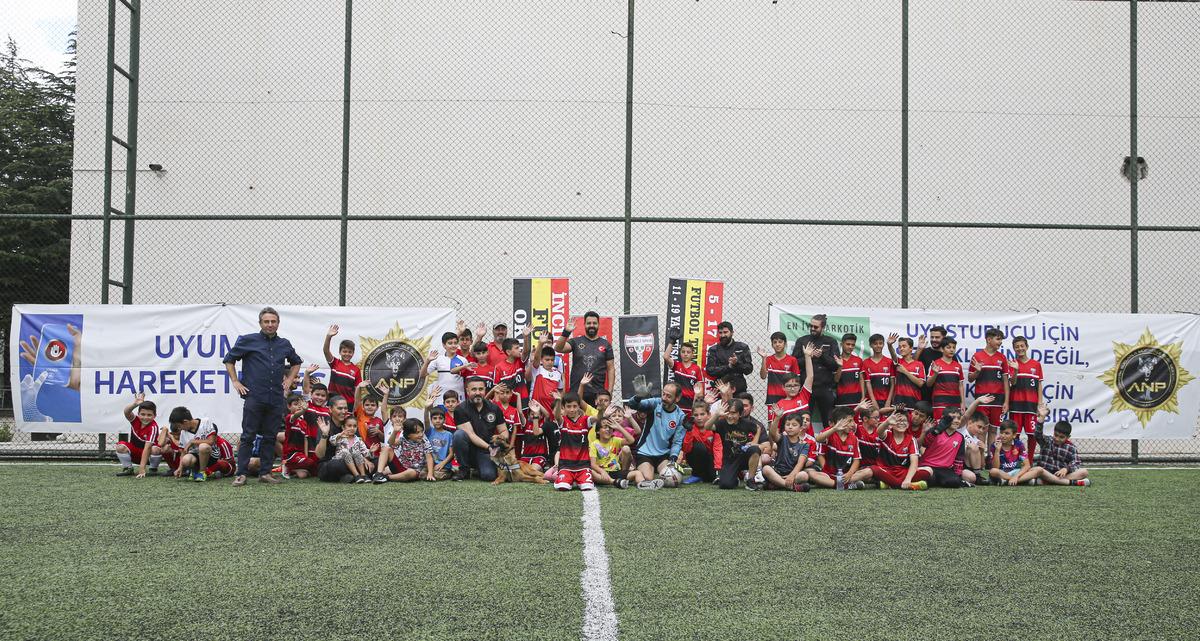 Uyuşturucunun zararlarına futbol ma&ccedil;ıyla dikkati &ccedil;ektiler