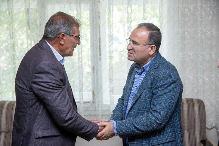 Adalet Bakanı Bozdağ, şehit infaz koruma memuru Yiğit'in ailesini ziyaret etti G3