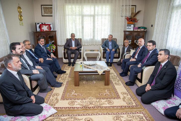 Adalet Bakanı Bozdağ, şehit infaz koruma memuru Yiğit'in ailesini ziyaret etti G5