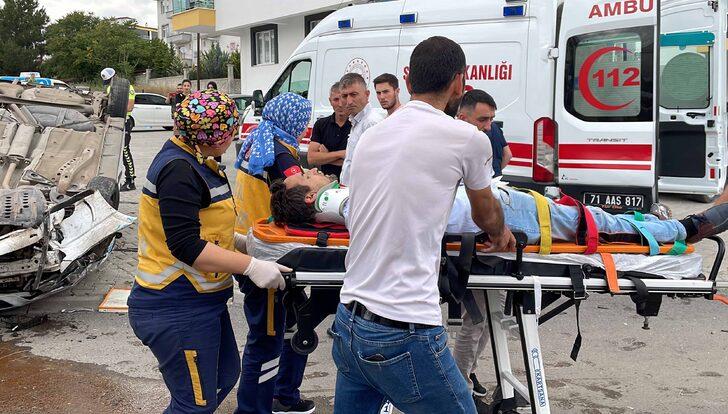 Kırıkkale'de iki otomobilin çarpıştığı kazada biri ağır 4 kişi yaralandı G2