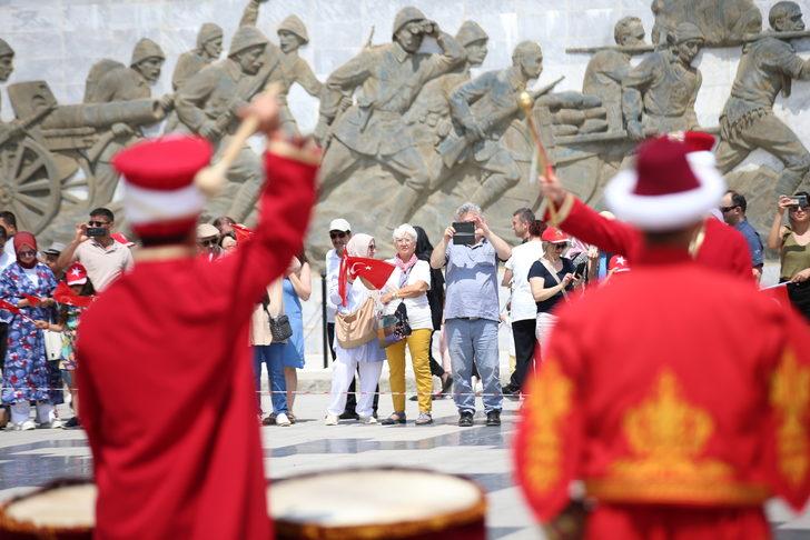 Jandarma Genel Komutanlığı Mehteran Birliği, Şehitler Abidesi'nde konser verdi G3