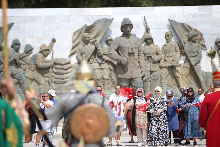 Jandarma Genel Komutanlığı Mehteran Birliği, Şehitler Abidesi'nde konser verdi G4