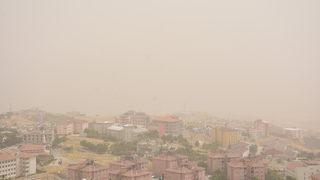 Şırnak'ta toz taşınımı etkili oldu