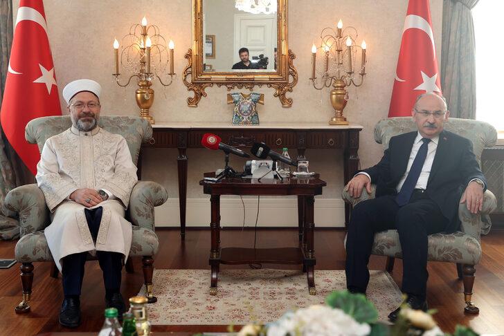 Diyanet İşleri Başkanı Erbaş, Manisa'da hafızlık icazet törenine katıldı: G3