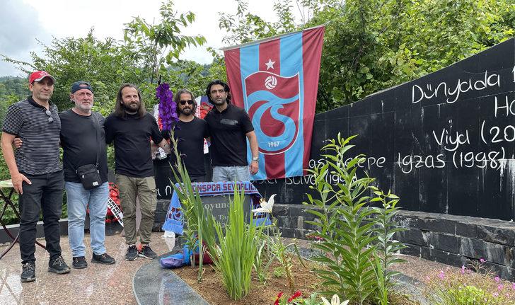 Sanatçı Kazım Koyuncu vefatının 17. yılında Artvin'deki mezarı başında anıldı G2