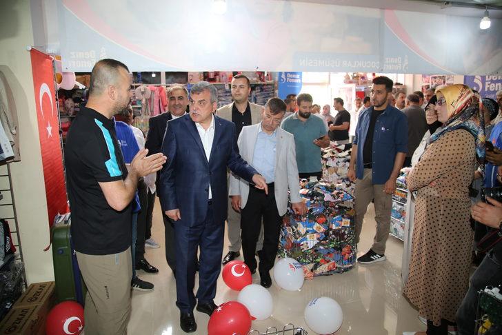 Şanlıurfa'da ihtiyaç sahipleri için "Geçici Giyim Mağazası" açıldı G1