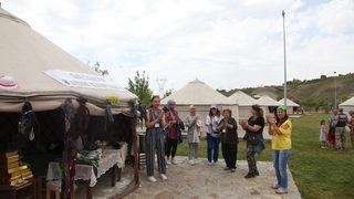 Kültürel Etkileşim ve Yöresel Yemekler ile Zanaatkar Eller Ahlat'ta etkinlikleri başladı