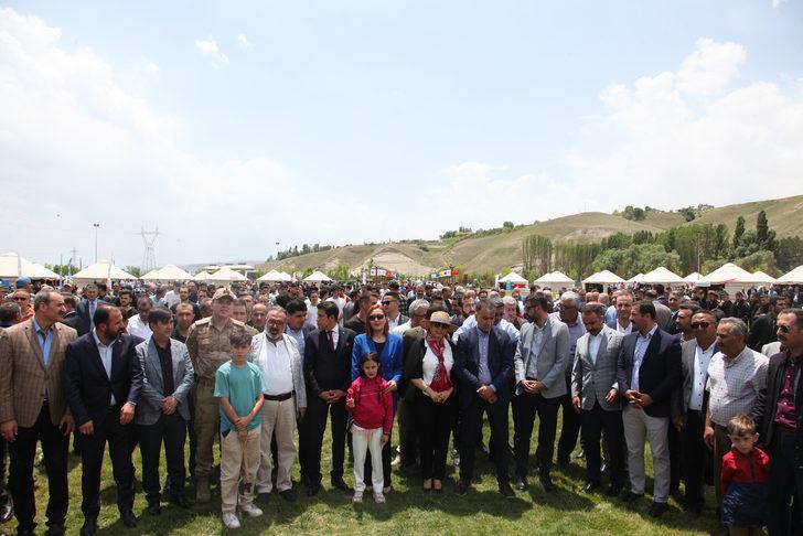 "Kültürel Etkileşim ve Yöresel Yemekler ile Zanaatkar Eller Ahlat'ta" etkinlikleri başladı G5