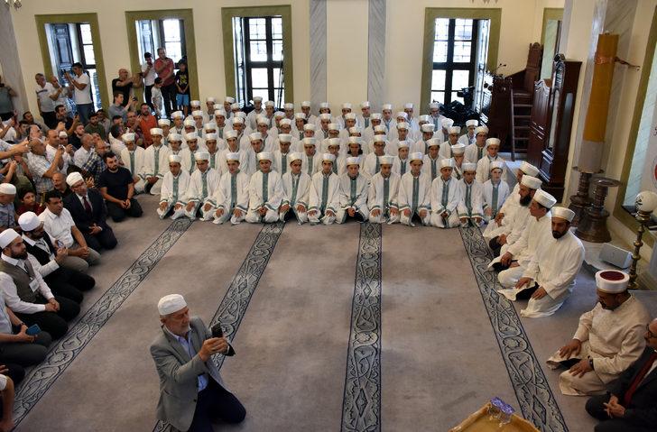 Bursa'da eğitimlerini tamamlayan 76 hafız için icazet töreni düzenlendi G3