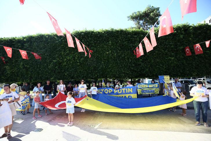 Adana'daki Ukraynalılar, Rusya'nın esir aldığı askerleri serbest bırakmasını istedi G3