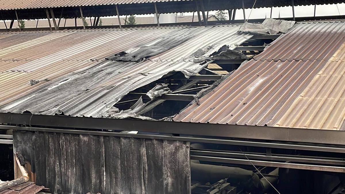 Karab&uuml;k'te demir &ccedil;elik haddehanesinde &ccedil;ıkan yangın s&ouml;nd&uuml;r&uuml;ld&uuml;