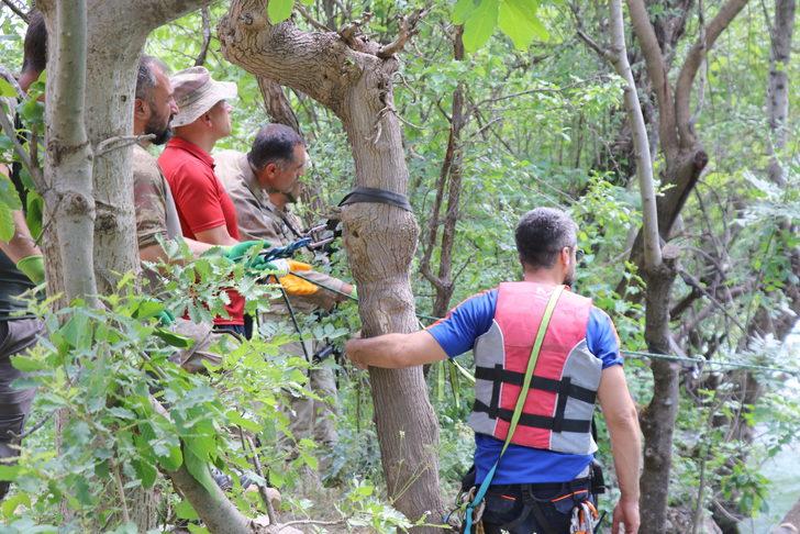 Müküs Çayı'nda kaybolan hemşireye ulaşılmaya çalışılıyor G2