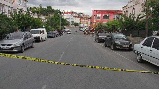 Kayseri'de bir kişi, eski eşi ile erkek arkadaşını silahla yaraladı