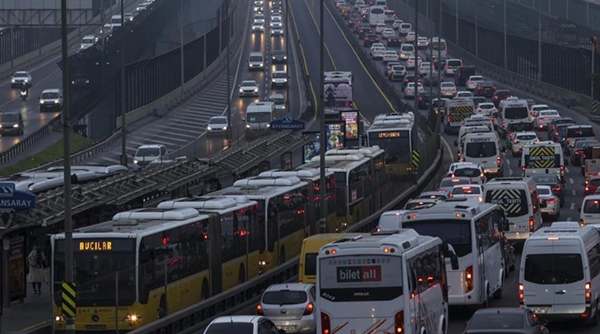 Son dakika: Valilik duyurdu! İstanbul'da o yollar geçici olarak trafiğe kapatılacak