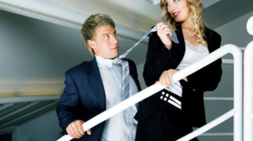 Ofiste Aşk Başka Mıdır?