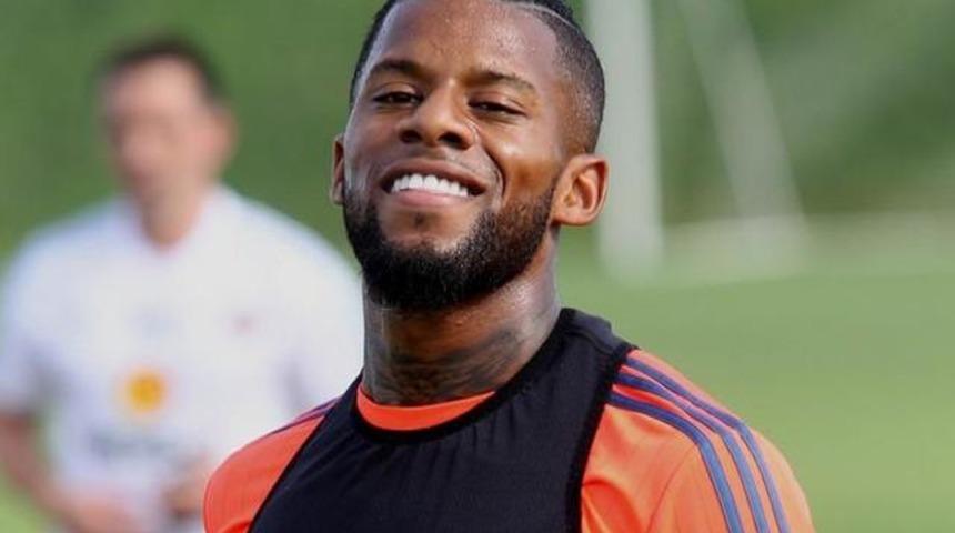 Fenerbah&ccedil;e Transferde Bombayı Patlattı