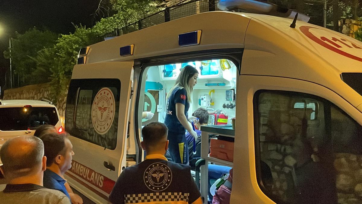 Adıyaman'da motosikletin &ccedil;arptığı yaya ile s&uuml;r&uuml;c&uuml; yaralandı