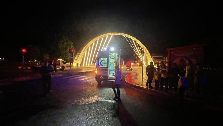 Sakarya'da iki hafif ticari aracın çarpışması sonucu 3 kişi yaralandı G3