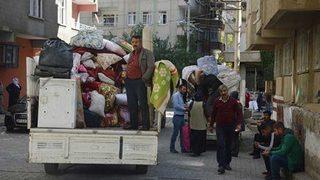 Diyarbakır'daki patlamanın ardından halk göçe başladı