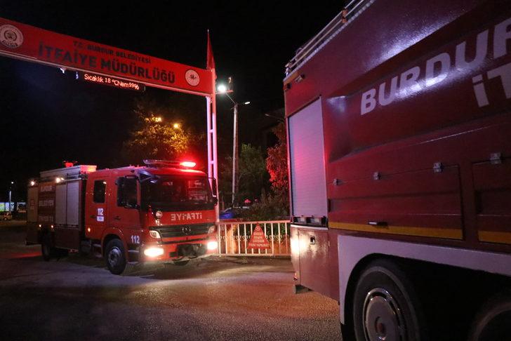 Marmaris'teki orman yangınından dönen alev savaşçılarına Burdur'da karşılama düzenlendi G1