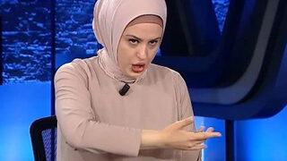 Canlı yayında 'cin çıkarma seansı' yapan Pelin Hürman: Bana 'şarlatan' diyen ünlüler...