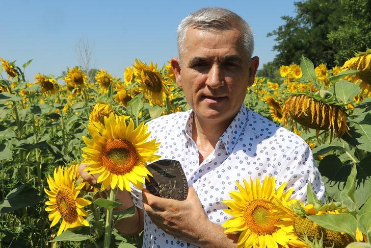 Türk bilim insanı, ayçiçeği üzerine çalışmalarıyla "Pustovoit Ödülü"ne layık görüldü G2