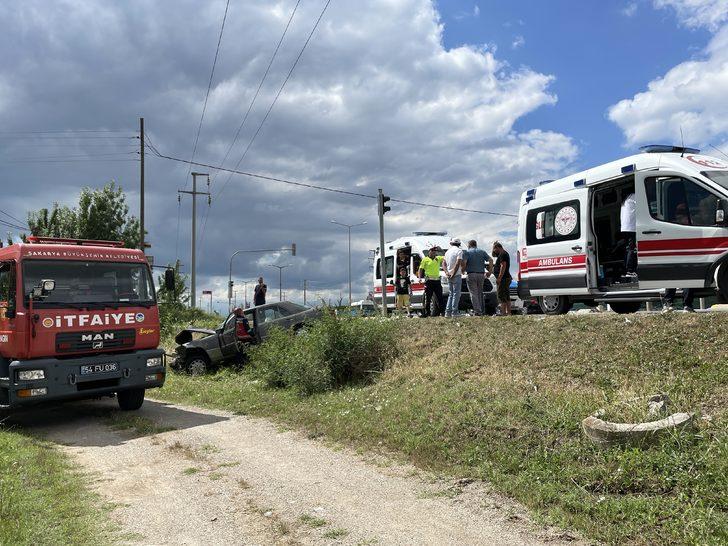 Sakarya'da zincirleme trafik kazasında 3 kişi yaralandı G3