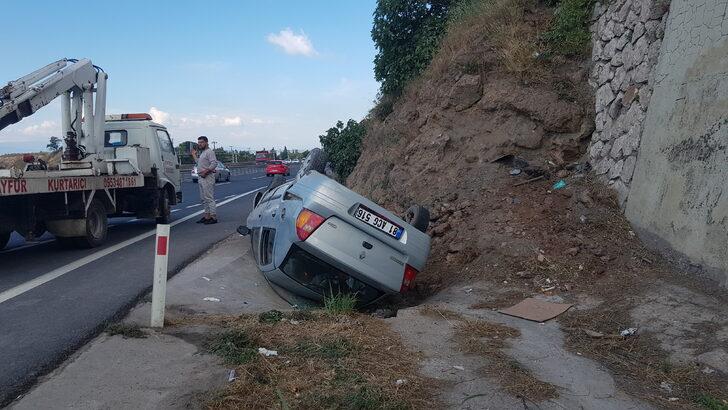 Kocaeli'de devrilen otomobildeki 6 kişi yaralandı