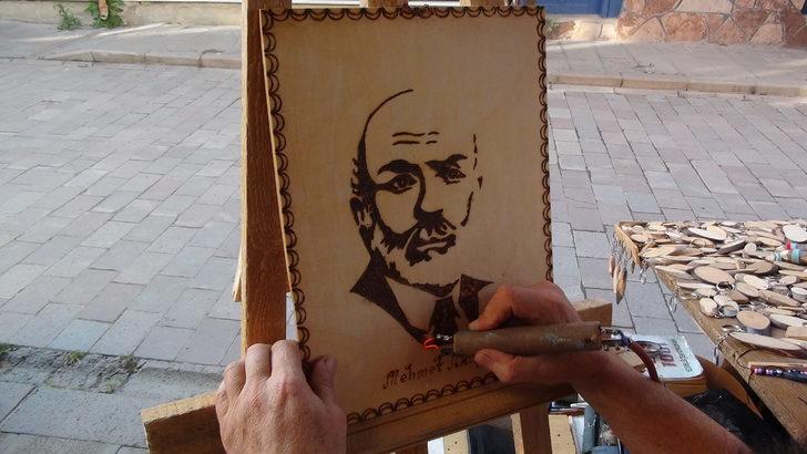 Sakaryalı esnaf, baba mesleği ahşap yakma sanatını 41 yıldır sürdürüyor G2