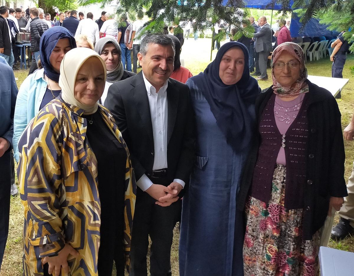 AK Parti'li Keşir, D&uuml;zce'de mevlit programına katıldı