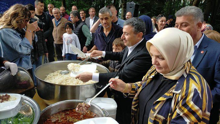 AK Parti'li Keşir, Düzce'de mevlit programına katıldı G5