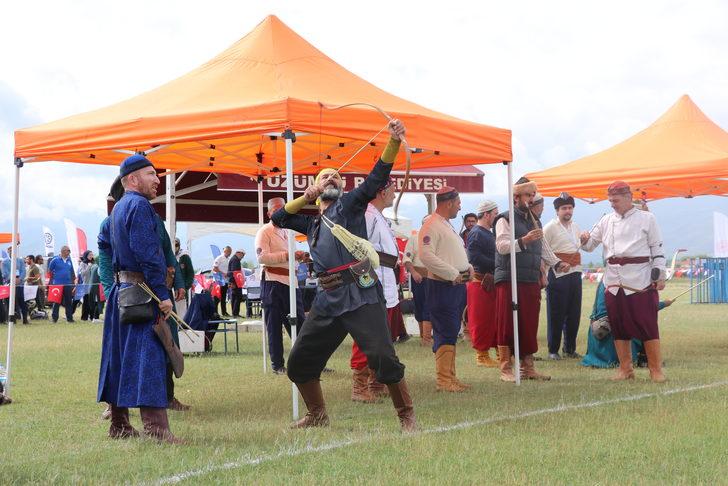 Erzincan'daki Geleneksel Okçuluk Türkiye Şampiyonası devam ediyor G2