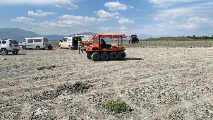 Burdur'da balçıklaşan alanda mahsur kalan 96 koyun kurtarıldı G5