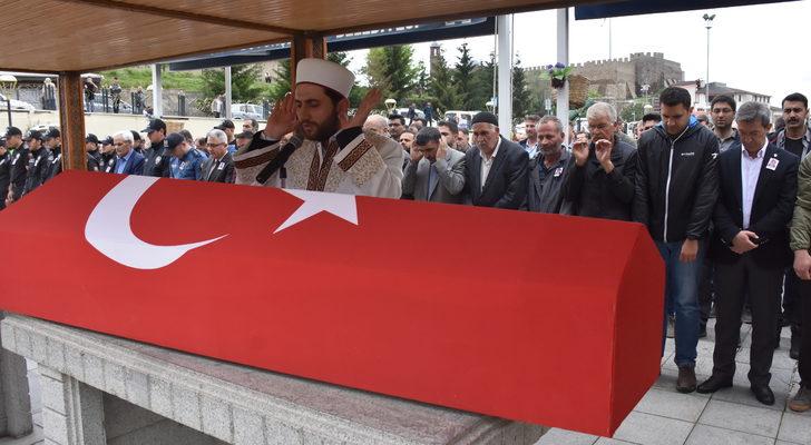 Balıkesir'de silahla vurulan polis memuru Erzurum'da toprağa verildi G3