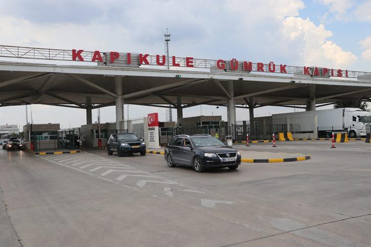 Yıllık izinlerini Türkiye'de geçirecek gurbetçilerin sınır kapılarından girişleri arttı G4