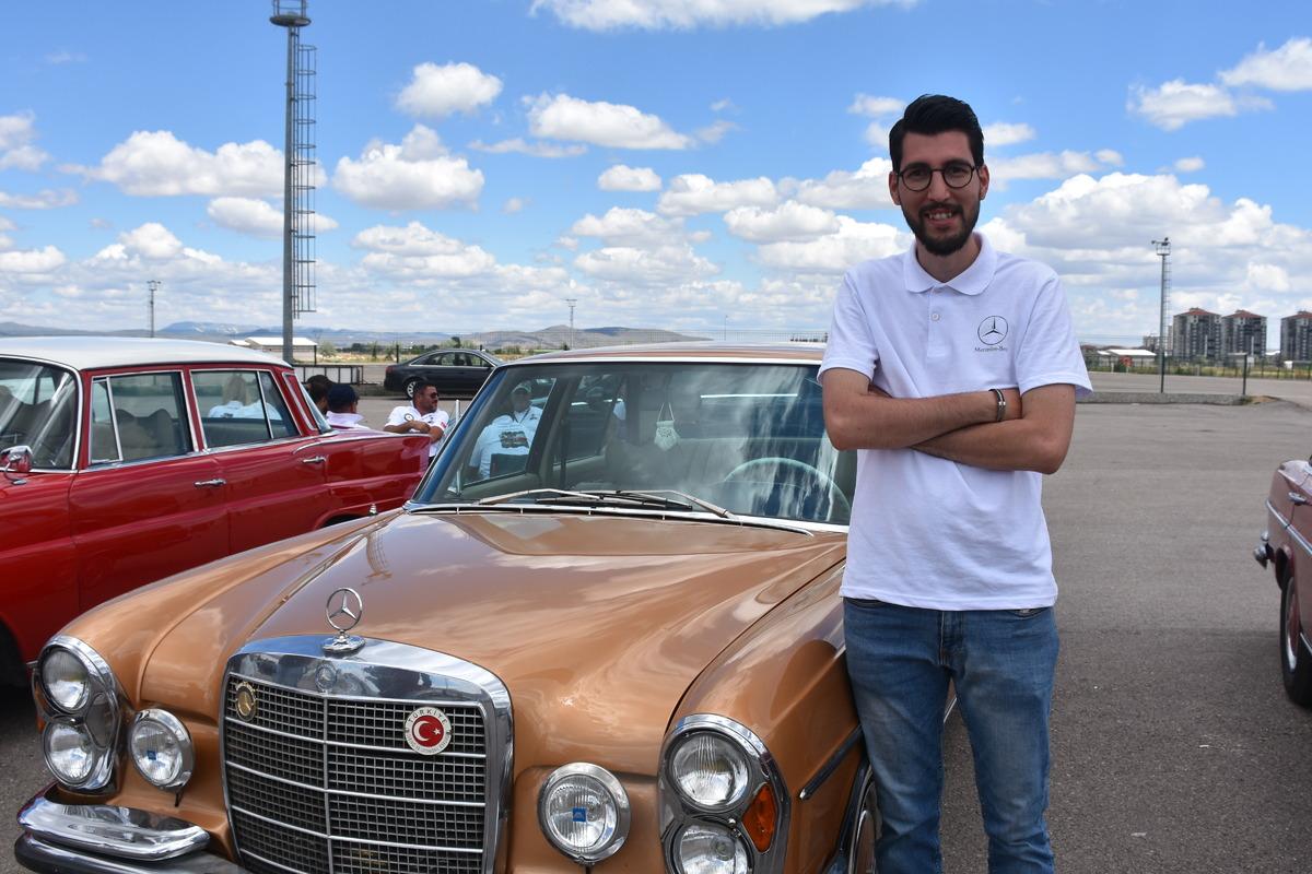 Klasik otomobil tutkunları Afyonkarahisar'da buluştu