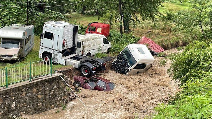 Zonguldak'ta sağanak nedeniyle Çaydamar Deresi taştı G5