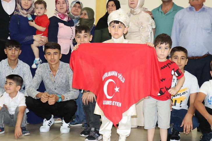 Valinin makam aracı şehit çocuğuna sünnet arabası oldu G2