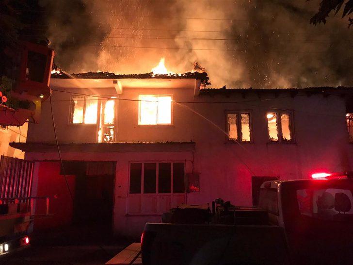 Balıkesir'de şehit babasının yanan evi yeniden yapılacak G2