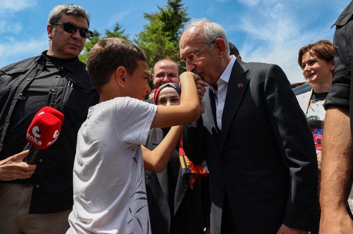 Kılıçdaroğlu, Mavi Marmara şehidi Çetin Topçuoğlu'nun ailesini ziyaret etti: G5