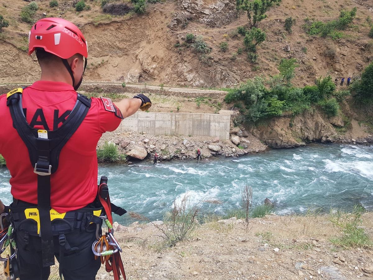 M&uuml;k&uuml;s &Ccedil;ayı'nda kaybolan hemşireyi arama &ccedil;alışmaları 16'ncı g&uuml;n&uuml;nde