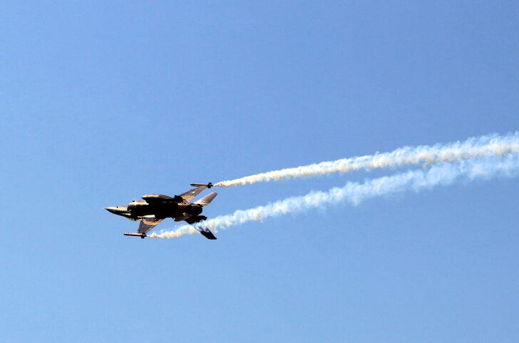 SOLOTÜRK, Yalova'da gösteri uçuşu yaptı G2